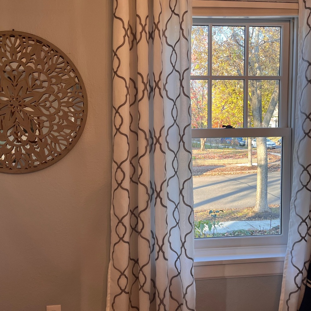 4 panels - Patterned Curtains in White and gray with grommet tops